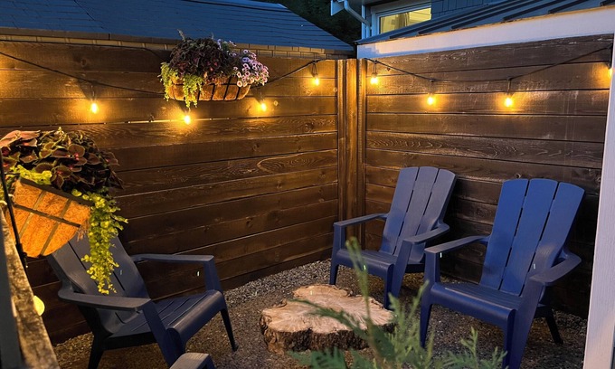 Brackendale House | Calling all outdoor enthusiasts! Your basecamp to Squamish adventure awaits.