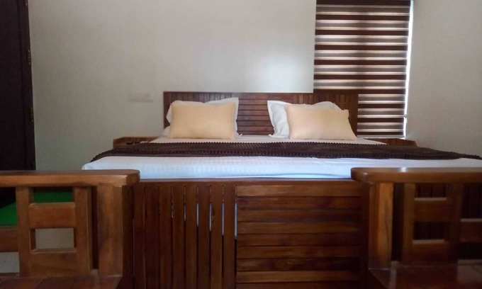 Kuzhuppilly Resort | Calm and Pleasant 2-bedroom resort with AC and wifi in Cherai beach