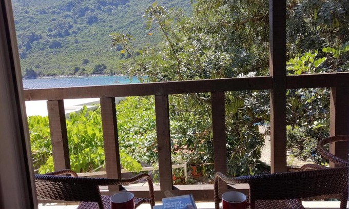 Okuklje Apartment | Calm lagoon at sea