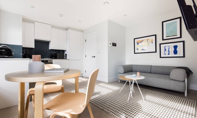 Chinatown Apartment | Calm Leicester Sq Studio - Netflix & Nespresso