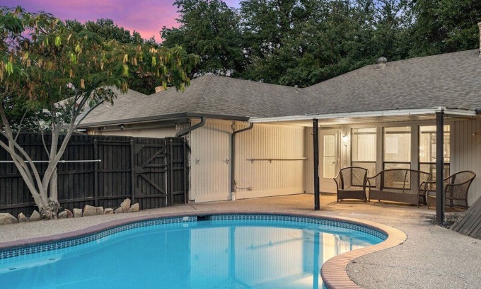 North Central Carrollton House | Calm,Quiet and Spacious house|Pool, BBQ
