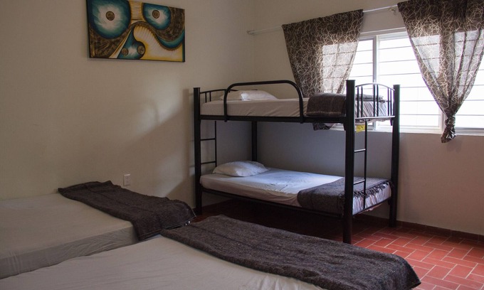 Financial District House | Calm Residence 200m Colomos Park/10min. Andares Mall
