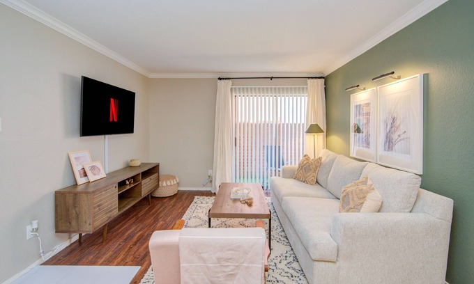 Astrodome Apartment | Calm Stay Houston Med Center|TMC |MD Anderson| NRG