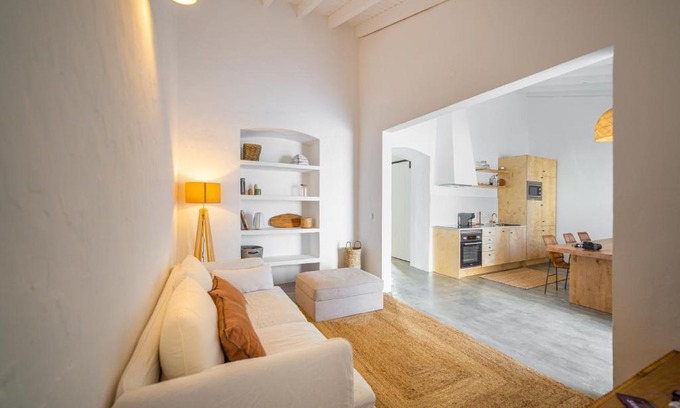 Vila Real Santo Antonio House | Calma Boutique House