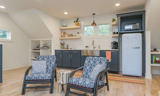 Lockeland Springs House | Calvin Garden Getaway ~ Super Clean ~ 2 Miles to Broadway ~ Heart of 5-Points ~ Quiet ~ Free Parking
