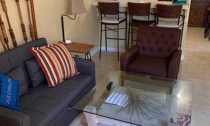 Alice Town Apartment | Camada Apt. "Jus Chillin" 2/2 Sleeps 5nLive among the friendly people