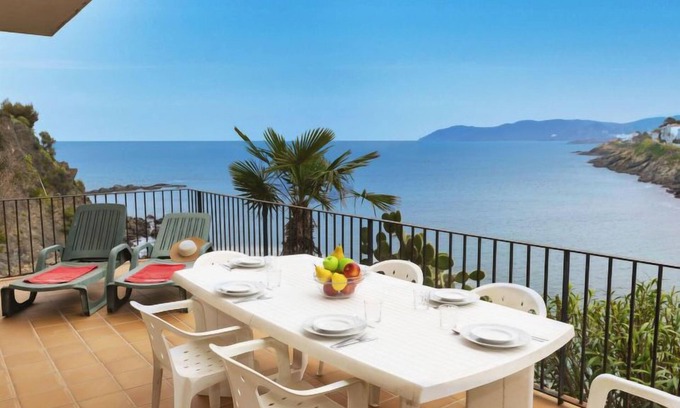 Llanca Apartment | Cambre d'Aze by Interhome
