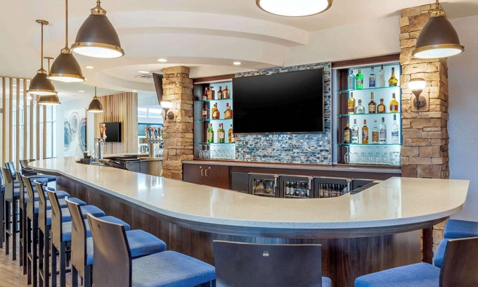Uniontown Hotel | Cambria Hotel Uniontown