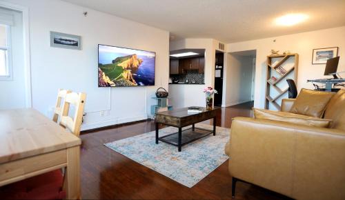 Saskatoon Downtown Apartment | Cambridge 2 BR king gym Near Uni RUH City H