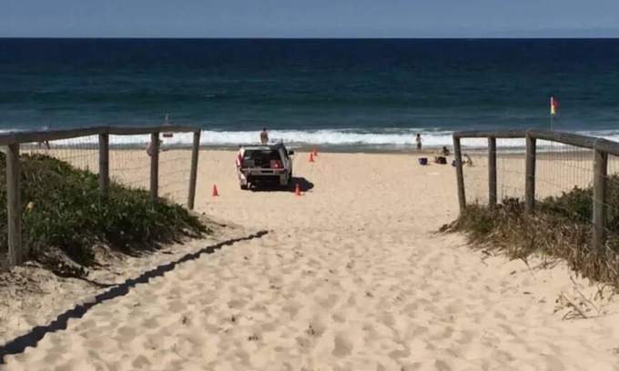 Mermaid Beach Apartment | Camden House - Hedges Avenue Ocean View