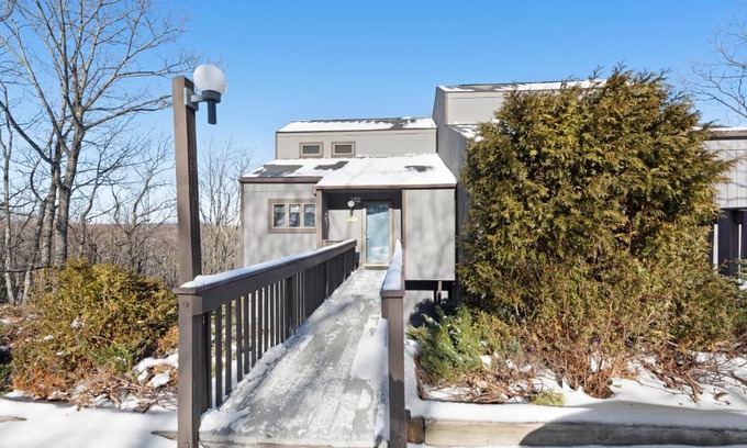 Tannersville House | Camelback 302