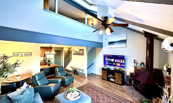 Tannersville House | Camelback Fun! Ski-in/Ski-out Updated and fresh! MUST SEE!