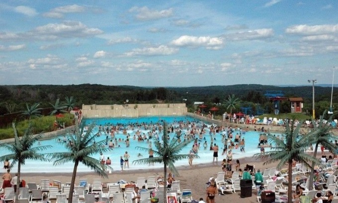 Village at Camelback House | CamelBeachWaterPark 3 Level Condo Deck Gas Grill AirConditioned SmartTV nPool