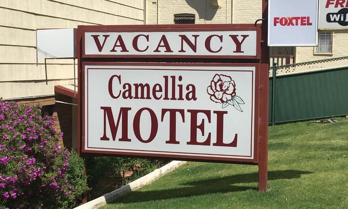 Narrandera Hotel | Camellia Motel