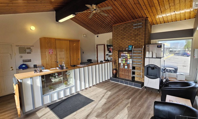 Prince George Hotel | Camelot Court Motel