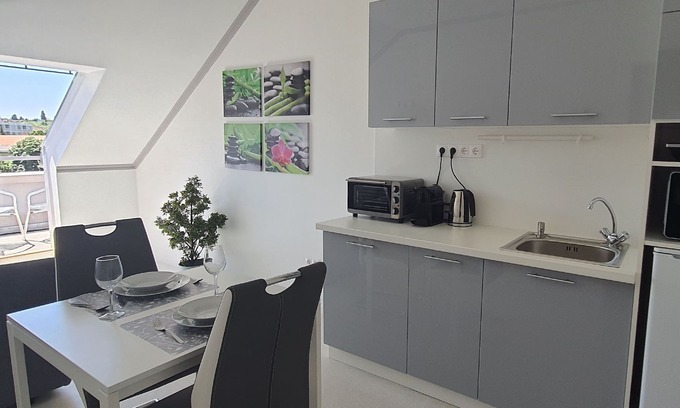 Orszagut Apartment | Camille Apartman With Terrace - 41