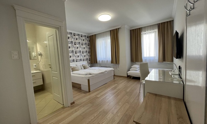 Orszagut Hotel | Camille Apartments