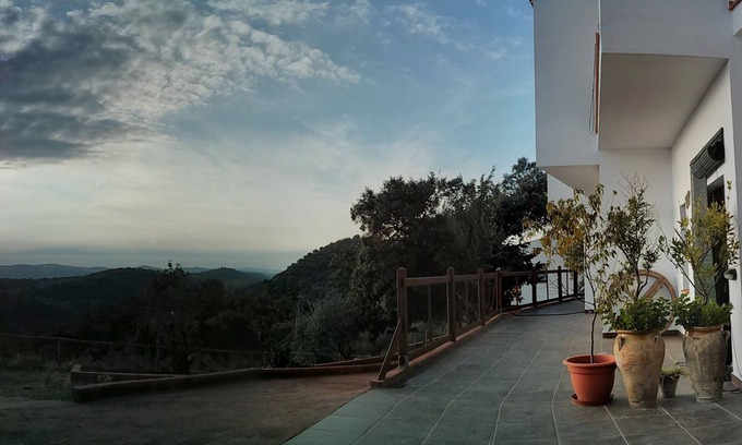 Cabeza la Vaca Cottage | CAMINO BETURIA, BY THE SEA OF MOUNTAINS