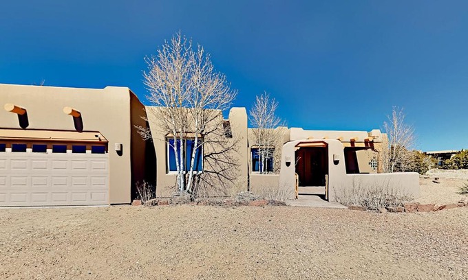 Canoncito House | Camino Oasis