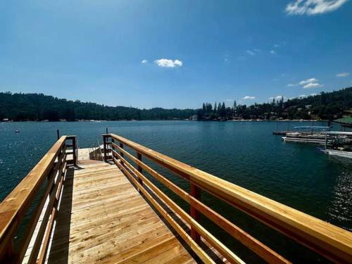 Bass Lake House | Camp Bass-Boat Dock-Lake Front-Sleeps 10