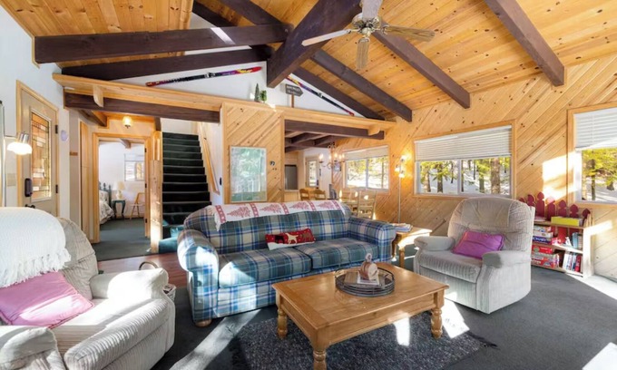 Dorrington Cabin | Camp Connell Cabin: Pet & Family-Friendly & Fully Stocked