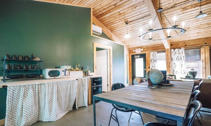 Waupaca Cabin | Camp Elsewhere Pet-Friendly Cabin