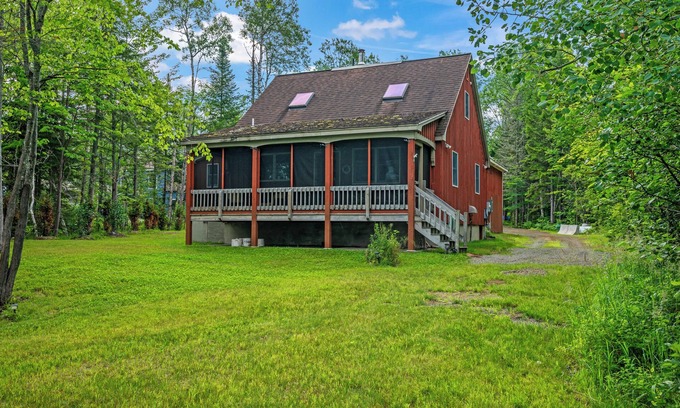Rangeley Plantation House | Camp Firefly - Adorable Cottage on Mooselookmeguntic Lake with sandy walk in