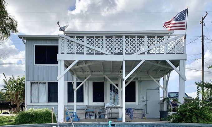 Palacios House | Camp Paw Paw: Relaxing, Sunning,,Heated Pool, Kayaking :Winter Texans Welcome