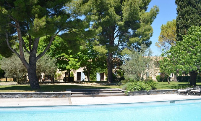 Aix-en-Provence Cottage | Campagne Chastel - gite in charming property with swimming pool