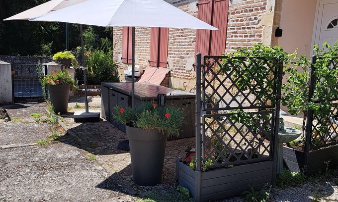 Pierre-de-Bresse House | CAMPAIGN STAY