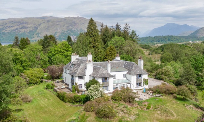 Taynuilt Cottage | Campbell Apartment - an apartment that sleeps 2 guests in 1 bedroom