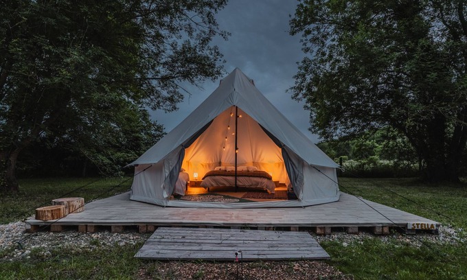 Genouilleux Apartment | Campement aux rêves - Tente Luna