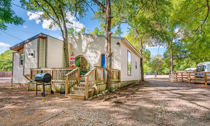 New Braunfels House | Camper Cowboy Pool–Close to River&Trails w/Kayak