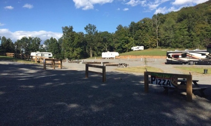 Hilham RV Rental | Campers Travelers Nurses.