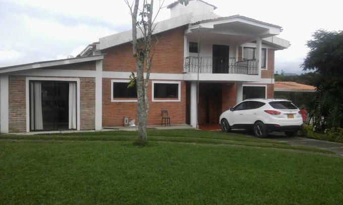 Alegrias House | CAMPESTRE APARTMENT IN PEREIRA