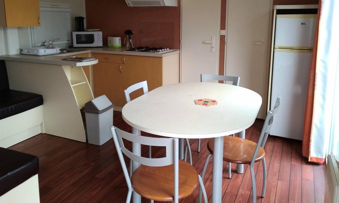 Saint-Mande-sur-Bredoire House | Camping le Lizot - 3 room mobile home 4 people