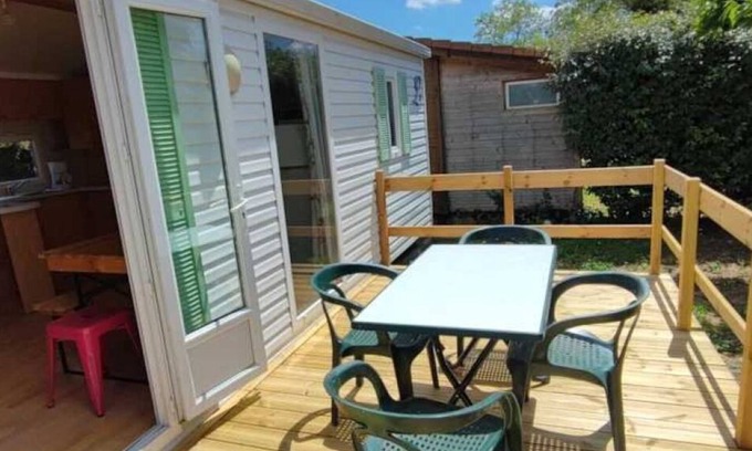 Saint-Remeze House | Camping 3 étoiles - Piscine - ccaidea