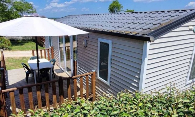Saint-Remeze House | Camping 3 étoiles - Piscine - ccaidec