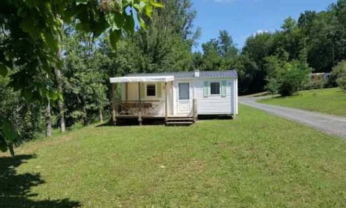 Soturac House | Camping 3 étoiles - Piscine - eehcde