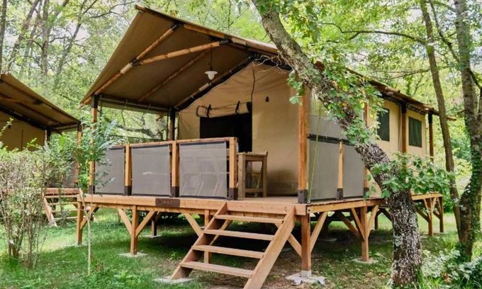 Lussas House | Camping 3 étoiles - Piscine - efahfd
