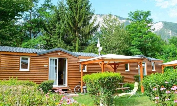 Le Bourg-d'Oisans House | Camping 4 étoiles - Piscine - eeceff