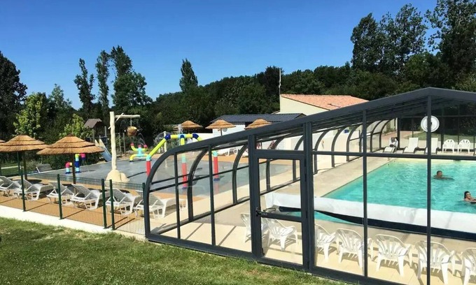 Aubigny-les-Clouzeaux House | Camping Campilo * - Lodge du Lac 4 FEUILLES 3 rooms 6 people
