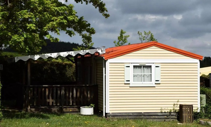 Saint-Bonnet-le-Chateau House | Camping de la Belle Etoile * - Mobile home Mercure comfort 2 bedrooms terrace 4 people