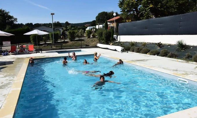 Saint-Bonnet-le-Chateau House | Camping de la Belle Etoile * - Vintage Mobilhome Atlas 2 bedrooms Terrace 5 people