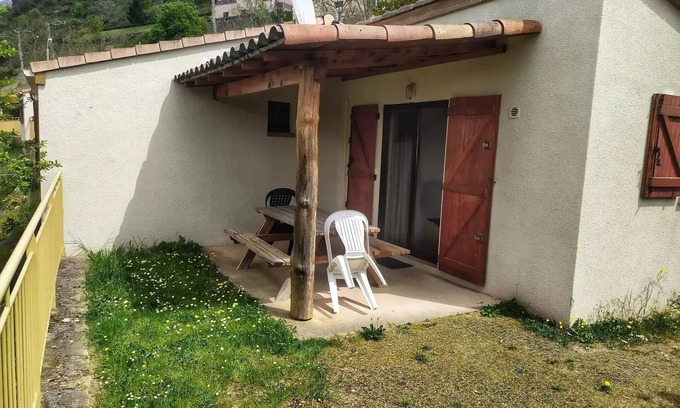 Saint-Rome-de-Tarn Ski Chalet | Camping de la Cascade * - House-Chalet 35m2 - CLIM - TV - Washing machine - Sunbeds - (July-August: Saturday/Saturday) 4 persons