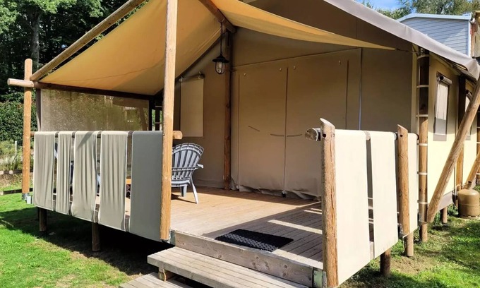 Guillac House | Camping des Cerisiers* - Tent Jungle Lodge 3 rooms 5 people Without Sanitary