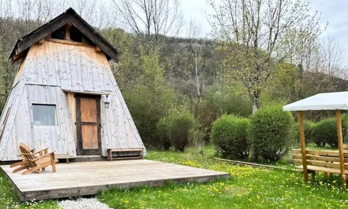 Ornans House | Camping Ecologique la Roche d'Ully* - Le Thuyé Comtois 3 Rooms 4 People