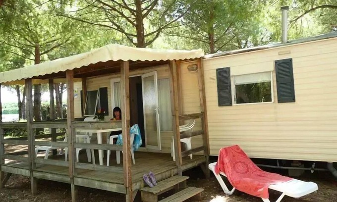 Castelnau-de-Montmiral House | Camping du Chêne Vert * - Mobil home Eco 4pers 38m2 with covered terrace 2 bedrooms, 4 people