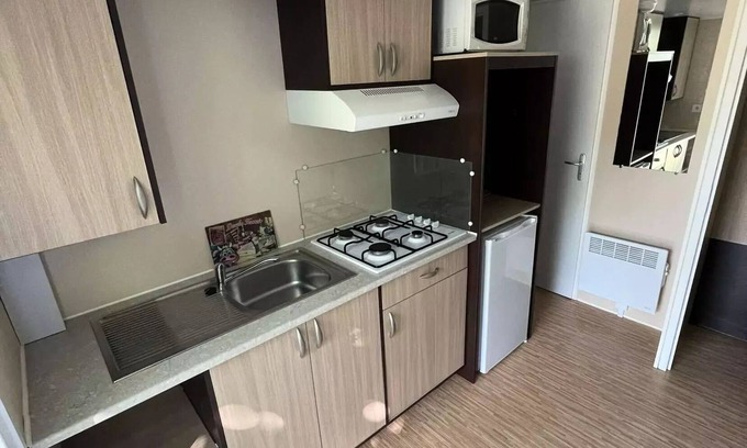 Ornans House | Camping le Chanet * - Mobil home standard ALESIA 2 rooms in the shade 4 people