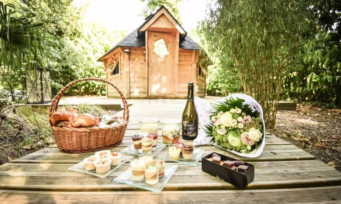 Saint-Leu-dEsserent House | Camping Le Pré des Moines* - Chantilly wooden bubble 1 room 2 people without sanitary facilities